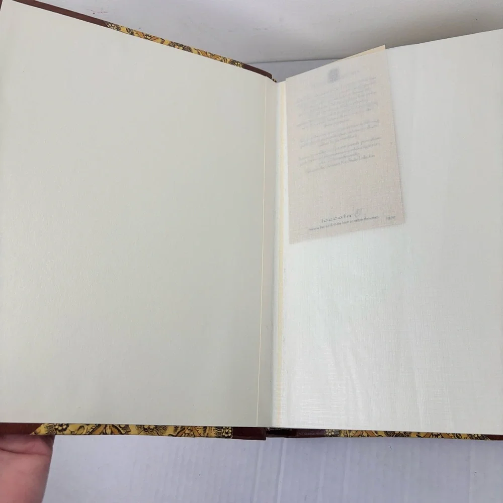 Toccata handcrafted Italian Collection leather bound blank memory/journal book